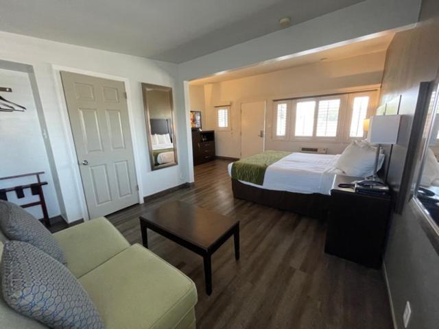 Hi View Inn & Suites 맨하탄비치 외부 사진
